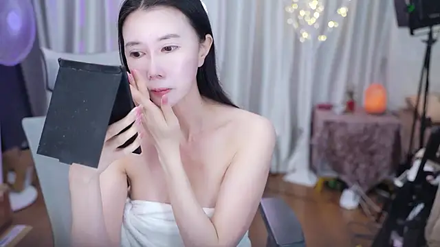 Snapshot of nono_babyy chatting on 01/14/26, 01:53 nono babyy online show from 01/14/26, 01:53