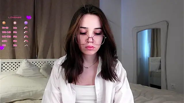 Snapshot of GillianDowdey chatting on 02/26/25, 01:25 GillianDowdey online show from 02/26/25, 01:25