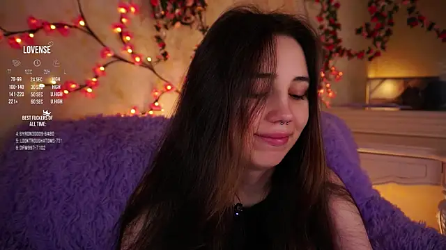 GillianDowdey online show from 12/14/25, 01:45