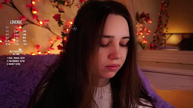 GillianDowdey online show from 11/05/25, 03:09