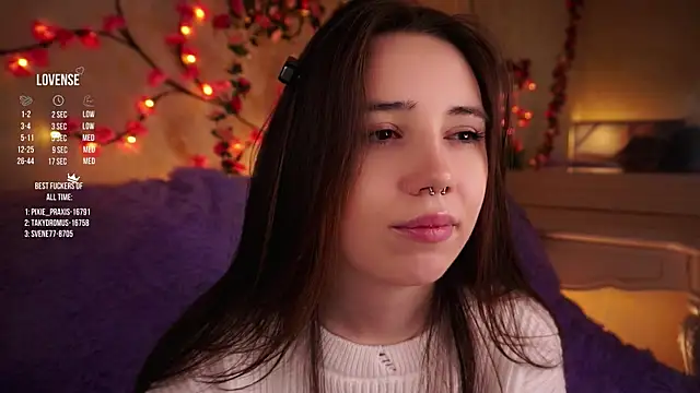 GillianDowdey online show from 11/11/25, 03:23