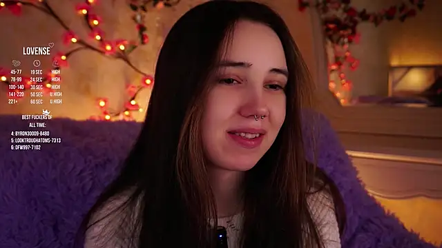 GillianDowdey online show from 11/22/25, 03:05