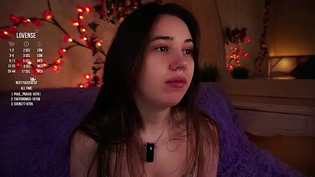 GillianDowdey online show from 11/18/25, 02:38