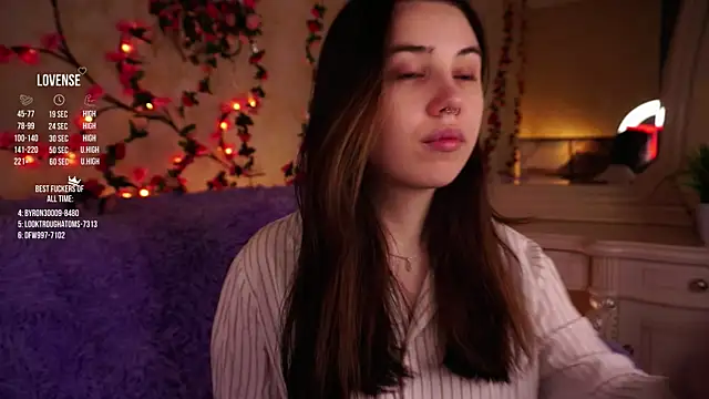 GillianDowdey online show from 10/30/25, 02:43