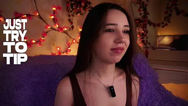 GillianDowdey online show from 12/02/25, 03:07