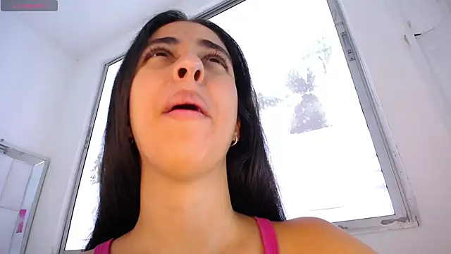 anna alvarez online show from 11/26/25, 01:33