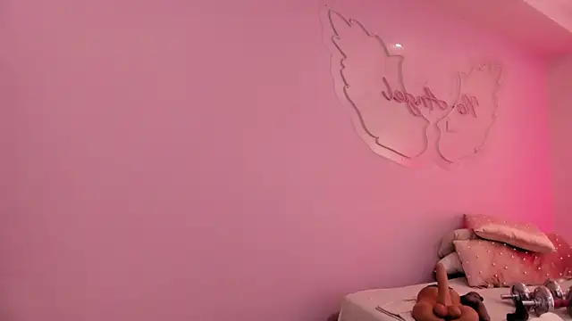 Ninna monroe  online show from 12/18/25, 04:22