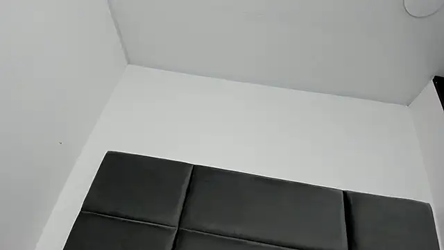 Snapshot of Lizz_Luna chatting on 10/07/25, 02:40 Lizz Luna online show from 10/07/25, 02:40