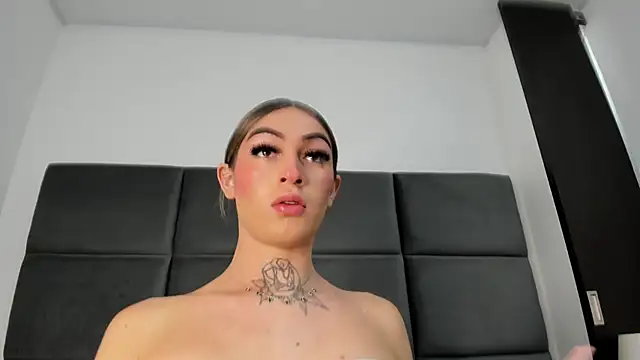 Snapshot of Lizz_Luna chatting on 09/11/25, 02:28 Lizz Luna online show from 09/11/25, 02:28