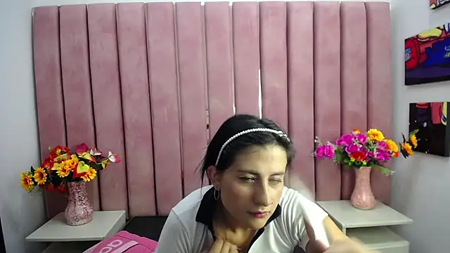 EmilyyEvans  online show from 12/16/24, 01:11