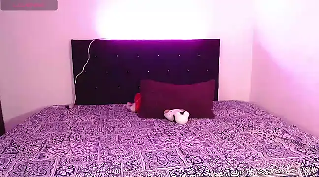 Snapshot of zarablare_ chatting on 03/10/25, 04:07 zarablare online show from 03/10/25, 04:07
