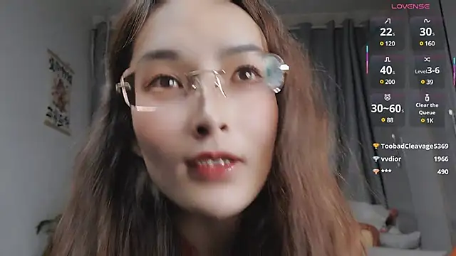 Snapshot of Youth3_ chatting on 03/18/25, 04:28 Youth3 online show from 03/18/25, 04:28