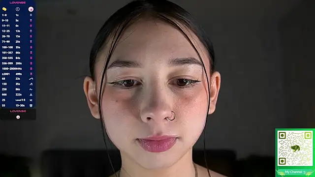 AislyEmbury online show from 12/18/25, 04:50