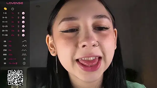 AislyEmbury online show from 10/29/25, 04:33