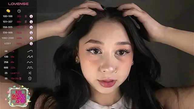 AislyEmbury online show from 10/22/25, 04:12