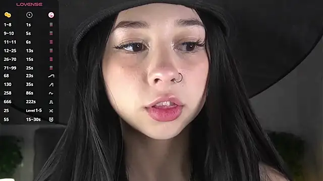 AislyEmbury online show from 10/28/25, 04:35