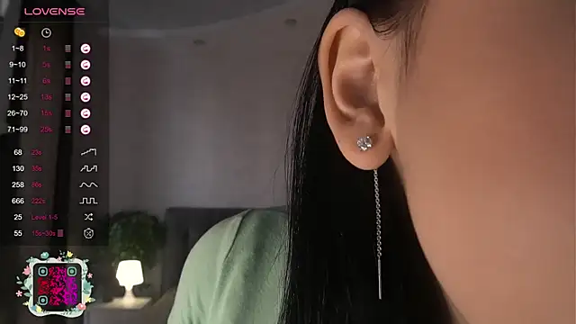 AislyEmbury online show from 10/21/25, 06:02