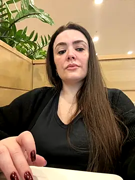 Sophie Eaton online show from 10/30/25, 08:17