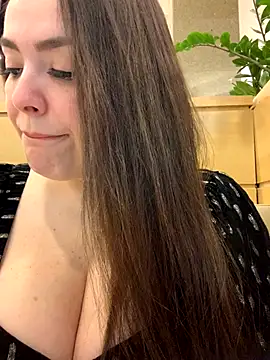 Sophie Eaton online show from 09/24/25, 07:53
