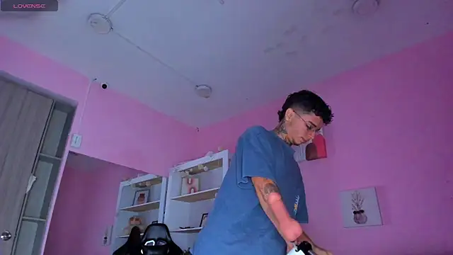 Ian Castillo  online show from 11/07/25, 11:15