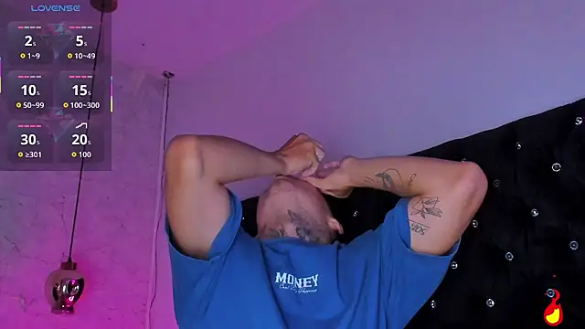 Ian Castillo  online show from 10/03/25, 11:23