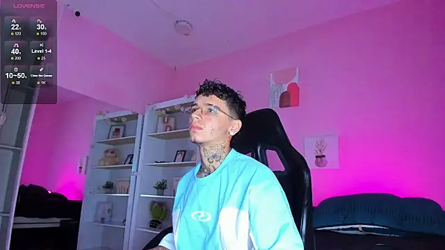 Ian Castillo  online show from 11/11/25, 11:16