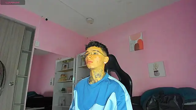 Ian Castillo  online show from 11/04/25, 11:14