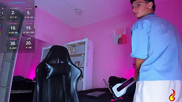 Ian Castillo  online show from 11/17/25, 11:14