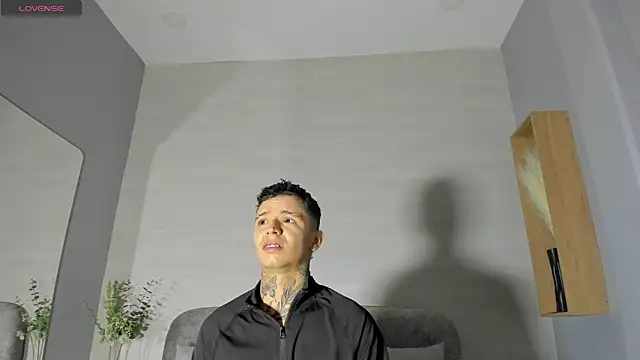 Ian Castillo  online show from 05/13/26, 11:06
