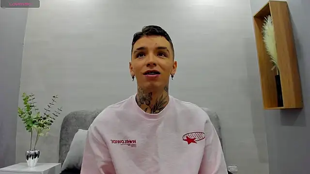 Snapshot of Ian_Castillo_ chatting on 06/19/26, 11:05 Ian Castillo online show from 06/19/26, 11:05