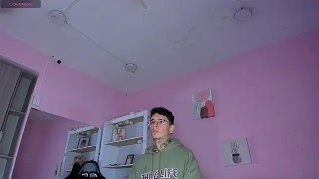 Ian Castillo  online show from 10/25/25, 11:09