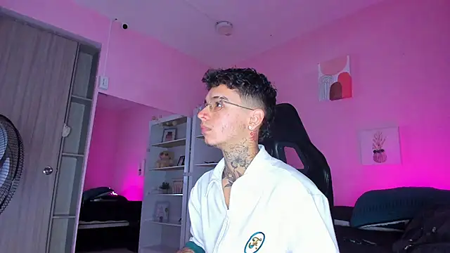 Ian Castillo  online show from 11/05/25, 11:13