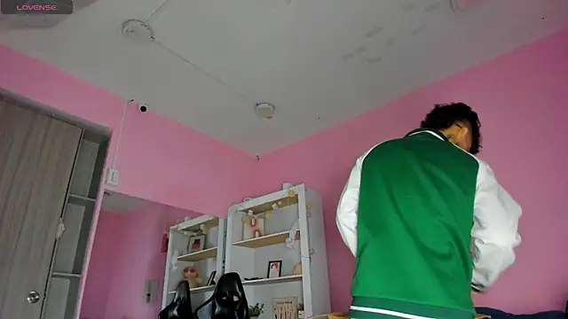 Ian Castillo  online show from 12/17/25, 11:15