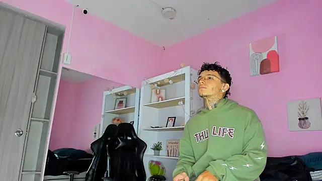 Ian Castillo  online show from 11/19/25, 11:10