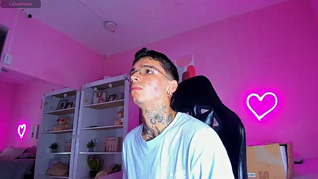 Ian Castillo  online show from 09/15/25, 11:21