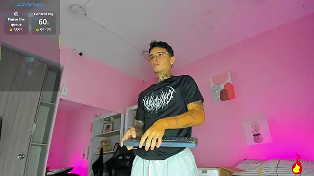 Ian Castillo  online show from 10/22/25, 11:09