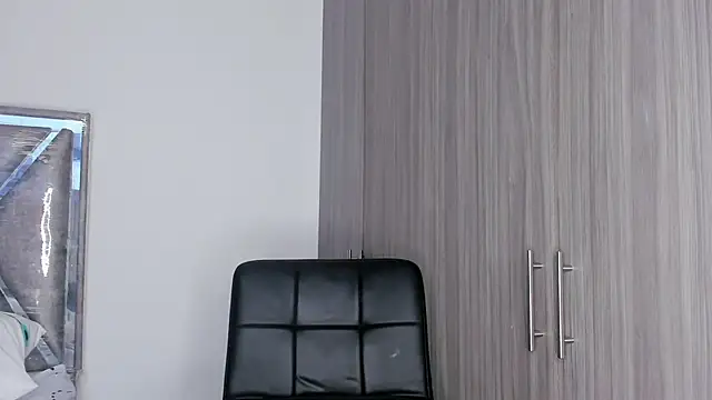 Kristen dollts online show from 11/17/25, 01:53