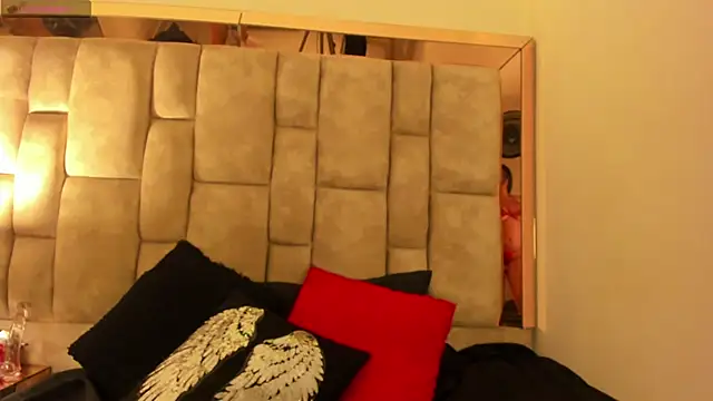 Oliviaa Evans online show from 04/07/26, 02:13