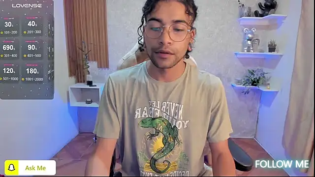 Snapshot of Aaron_Jassell1 chatting on 03/12/25, 11:01 Aaron Jassell1 online show from 03/12/25, 11:01