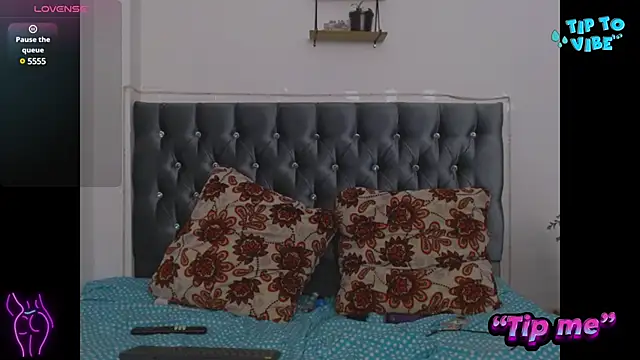 Snapshot of AntonellaAndNoah chatting on 02/20/25, 03:30 AntonellaAndNoah online show from 02/20/25, 03:30