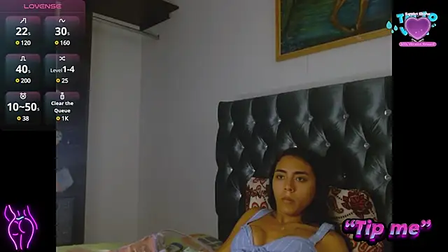 Snapshot of AntonellaAndNoah chatting on 01/11/25, 04:57 AntonellaAndNoah online show from 01/11/25, 04:57