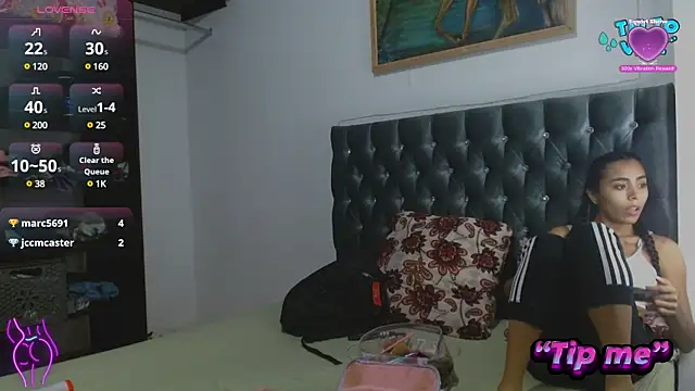 Snapshot of AntonellaAndNoah chatting on 12/24/24, 02:43 AntonellaAndNoah online show from 12/24/24, 02:43