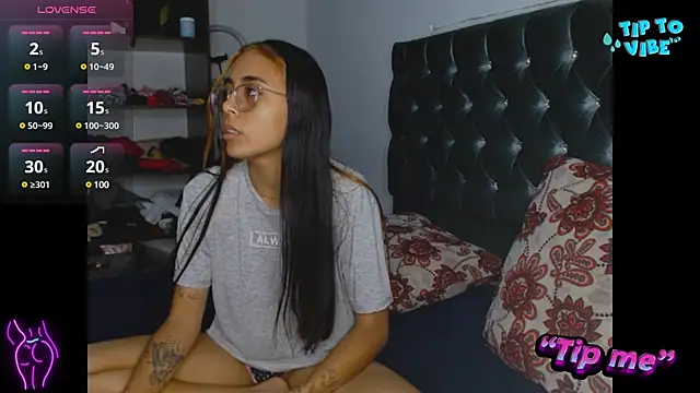 Snapshot of AntonellaAndNoah chatting on 02/06/25, 03:48 AntonellaAndNoah online show from 02/06/25, 03:48