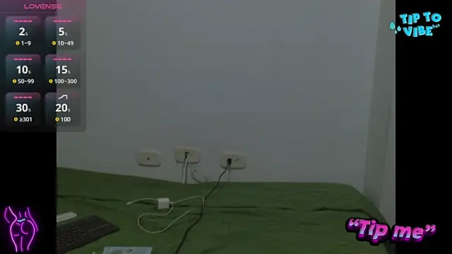 Snapshot of AntonellaAndNoah chatting on 02/08/25, 01:11 AntonellaAndNoah online show from 02/08/25, 01:11