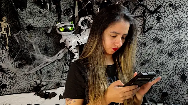 julietta   jackson online show from 10/27/25, 04:41