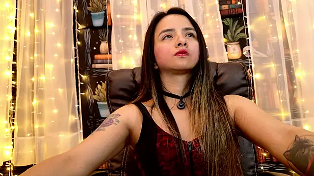 Snapshot of julietta___jackson chatting on 06/19/26, 10:36 julietta jackson online show from 06/19/26, 10:36