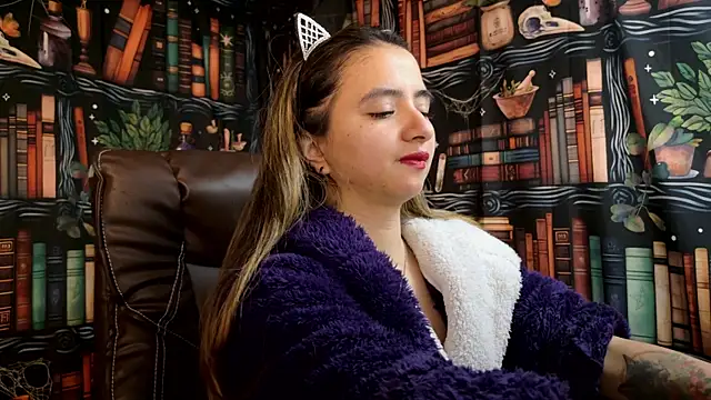 Snapshot of julietta___jackson chatting on 03/05/25, 08:10 julietta jackson online show from 03/05/25, 08:10
