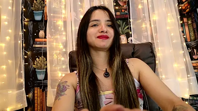 Snapshot of julietta___jackson chatting on 06/25/26, 08:47 julietta jackson online show from 06/25/26, 08:47