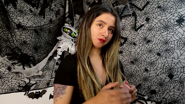 Snapshot of julietta___jackson chatting on 10/10/25, 08:42 julietta jackson online show from 10/10/25, 08:42