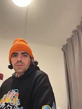 Snapshot of wolfwhite95 chatting on 10/25/25, 04:40 wolfwhite95 online show from 10/25/25, 04:40